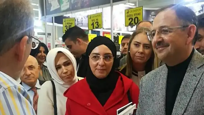 Hulki Cevizoğlu ile Özhaseki bir kitap fuarında karşılaşırsa!