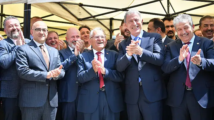 Hulusi Akar: Biz terörü unutmadık, teröristi unutmadık