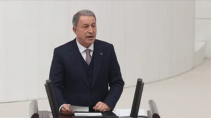 Hulusi Akar'ı çileden çıkardılar: Burası pazar yeri değil, dinleyin!