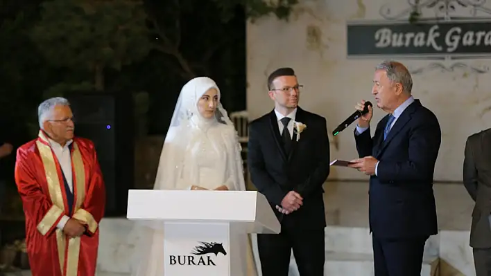 Hulusi Akar'ın yeğeni dünya evine girdi