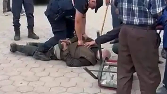 Husumetlisinin tarlasını yaktı