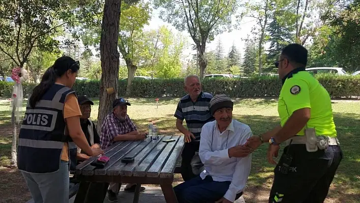 Yaşlılar dolandırıcılara karşı uyarıldı