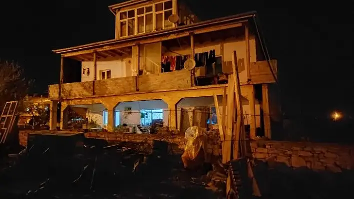 İftarı beklerken balkon devrildi