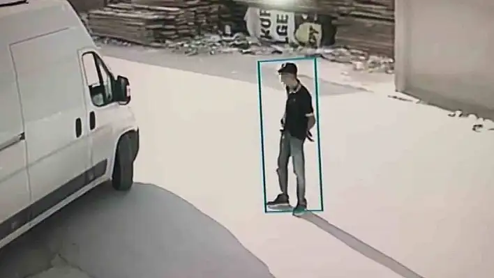 Aynı gün 2 araç çalan hırsız polisten kaçamadı