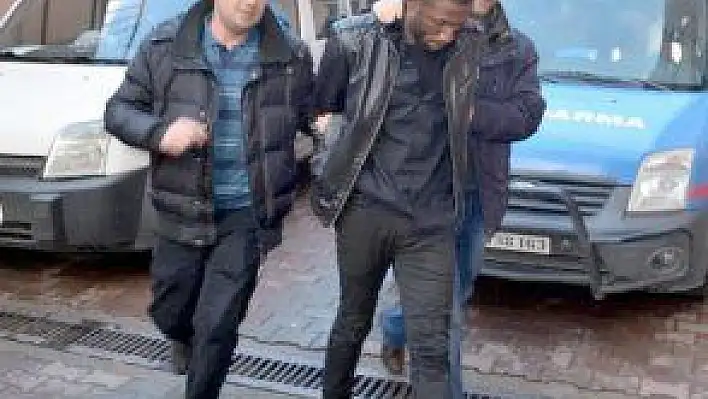 İKİ YABANCI SINIR DIŞI EDİLECEK!