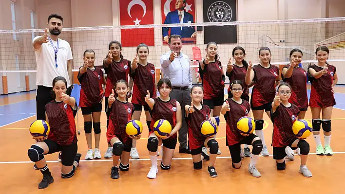 İkonikleşen pozu Kayserili sporcular da yaptı