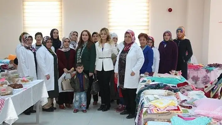 ilçe protokolünden Hanımeller Pazarına destek