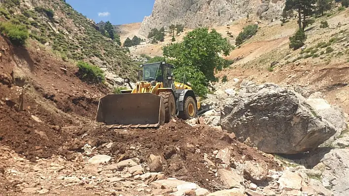 İlçedeki o yollar daha konforlu hale getiriliyor