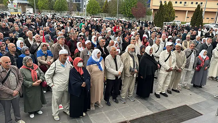 İlk kafile dualarla uğurlandı