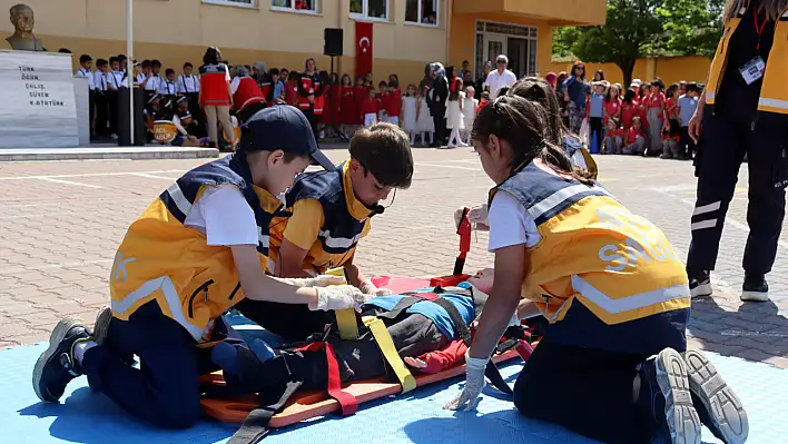 İlkokul öğrencileri hayat kurtarmayı öğrendi