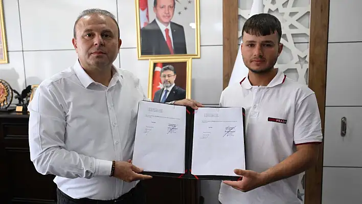 İmzalar atıldı! Kayserili genç yüzde 50 hibe almaya hak kazandı