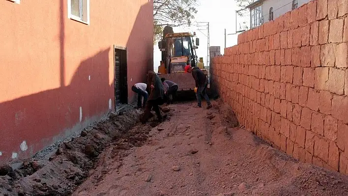 İncesu Belediye Başkanı Karayol Parke Çalışmalarını Yerinde İnceledi
