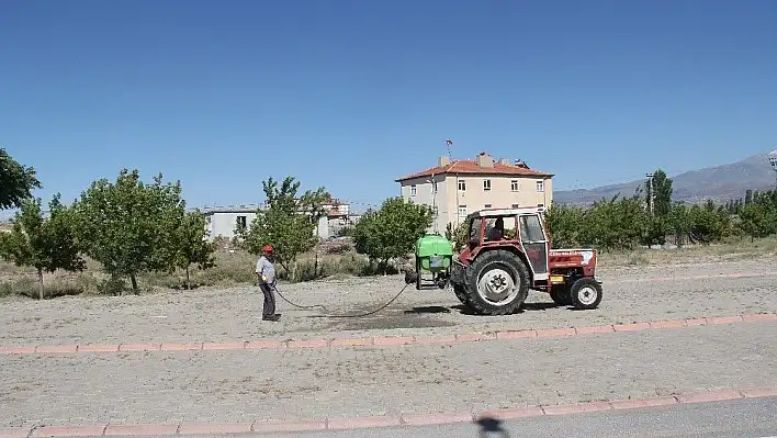 İncesu Belediyesi ilaçlama çalışmalarına devam ediyor