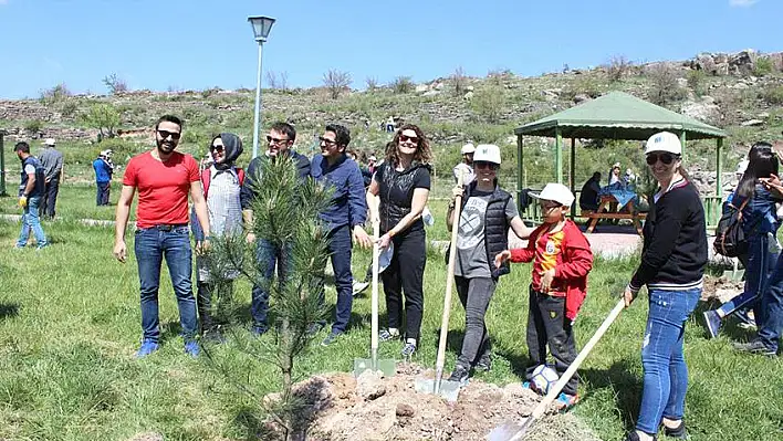 İnşaat Mühendisi Ve Mimarlar Anma Etkinliğinde Buluştu