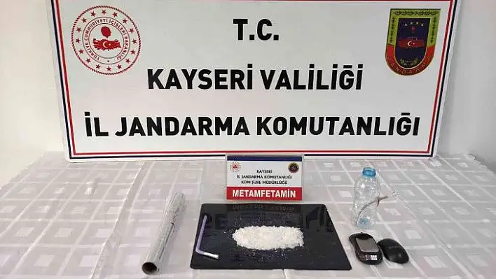 İş yerinde uyuşturucu satan 2 kişi yakalandı