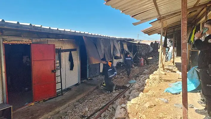 İşçilerinin kaldığı konteynerde yangın