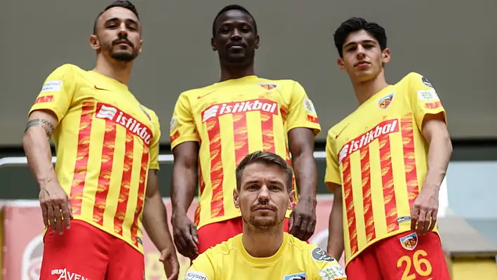 İşte Kayserispor'un yeni sezon çubuklu forması