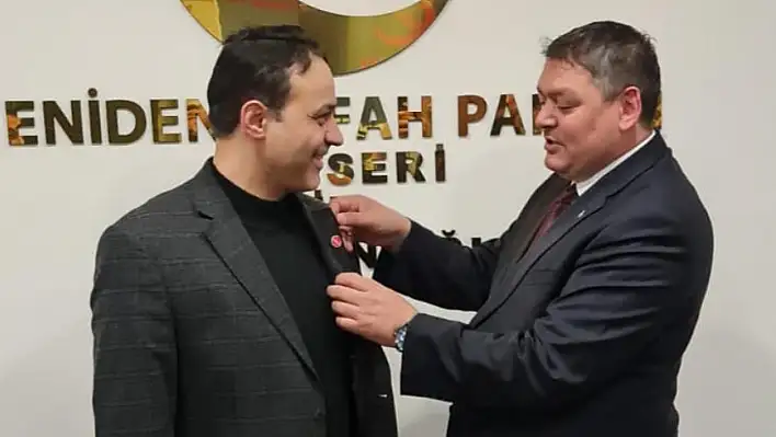 İYİ Parti'de listede yer verilmeyen profesör, Yeniden  Refah'a katıldı!