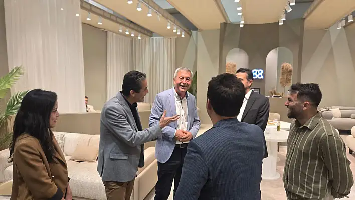 İYİ Parti Kayseri heyeti, Mobilya Fuarı'nda!