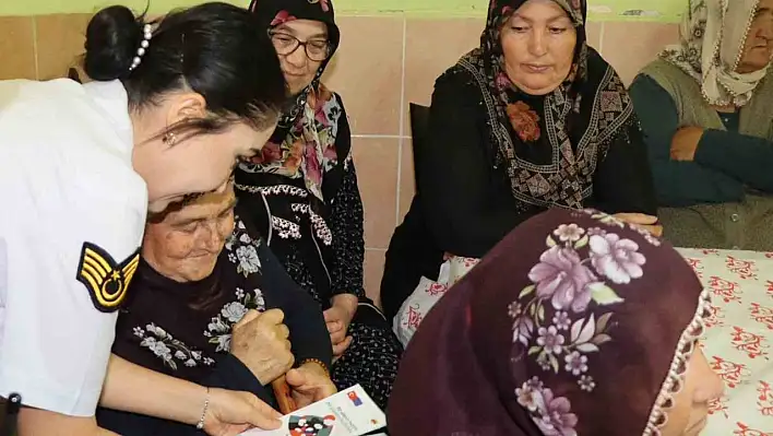 Kadınlara KADES tanıtıldı