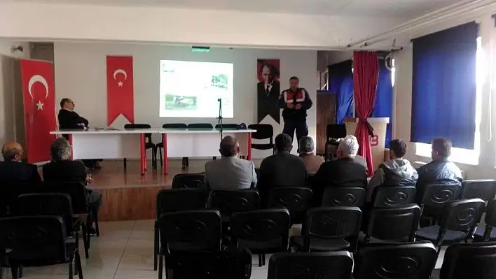 Jandarma ekipleri okul servis şoförlerine eğitim verdi
