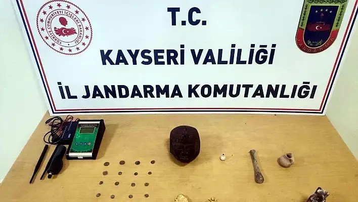 Jandarma ekipleri operasyonla paha biçilemeyen saf altın Hz. İsa heykeli ele geçirdi