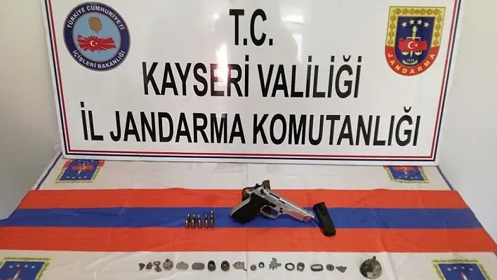 Define avcılarına gözaltı