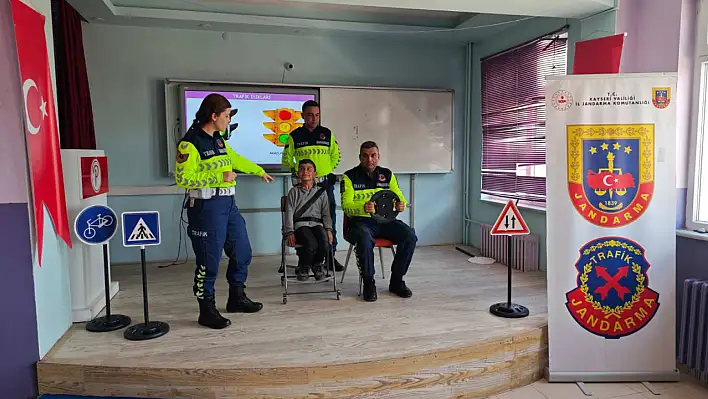 Jandarmadan öğrencilere uygulamalı eğitim