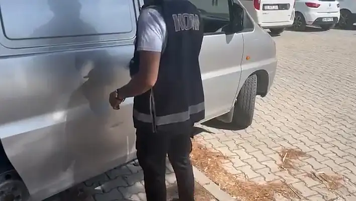 Kaçak parfüme polis operasyonu!
