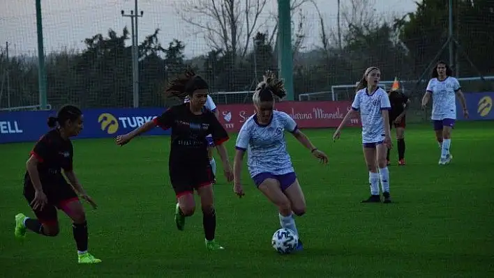 Kadınlar Futbol Ligi! Kayseri Gençlerbirliği galip