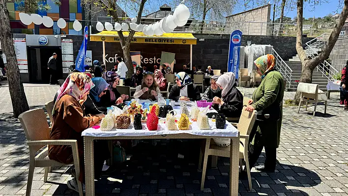 Kadınların el emeği göz nuru sergilendi