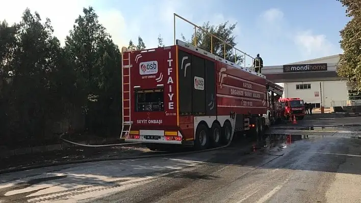 Kağıt fabrikasında çıkan yangın 10 saat sonra söndürüldü