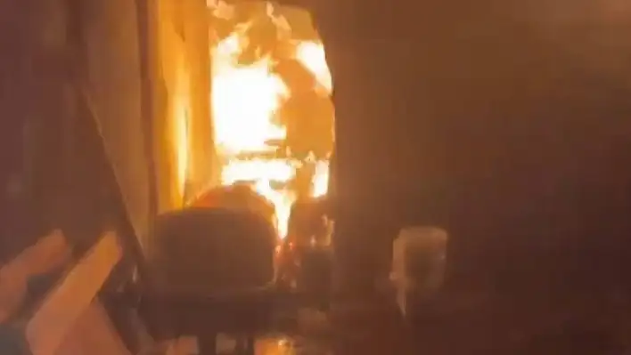Ahır yandı hayvanlar telef oldu