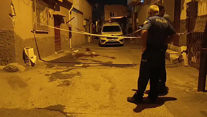 Ev önünde başlayan tartışma kanlı bitti
