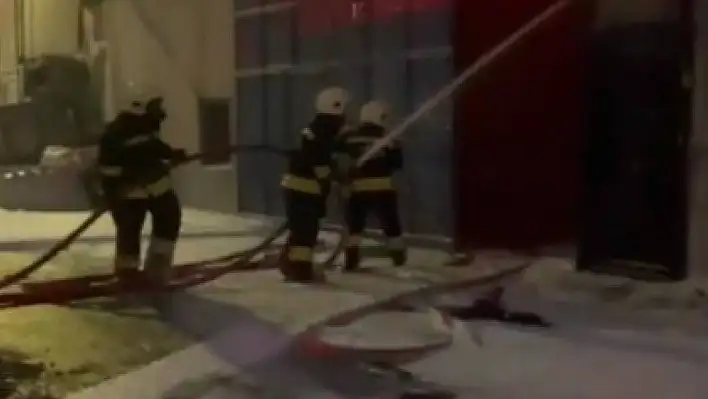 Yeni Sanayi Sitesi'ndeki bir iş yerinde yangın