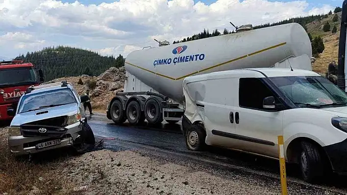 Feci trafik kazası: İki sözleşmeli er vefat etti