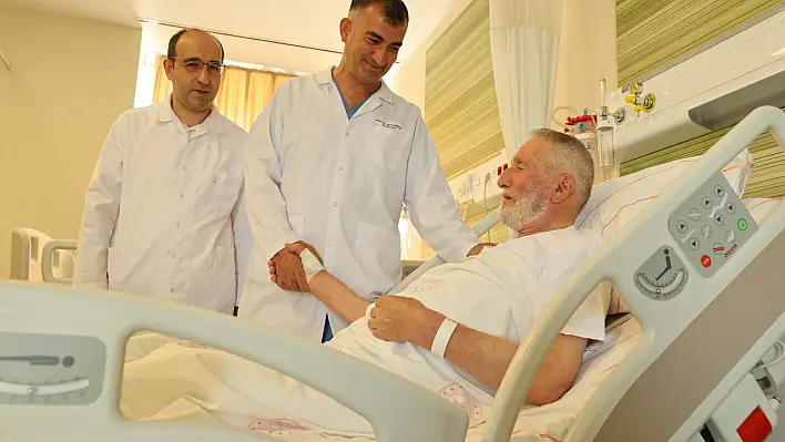 Kalbinden beynine pıhtı attı: 1 saatlik ameliyatla hayata tutundu