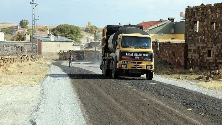 Kamber Mahallesi'ne sathi kaplama yapıldı