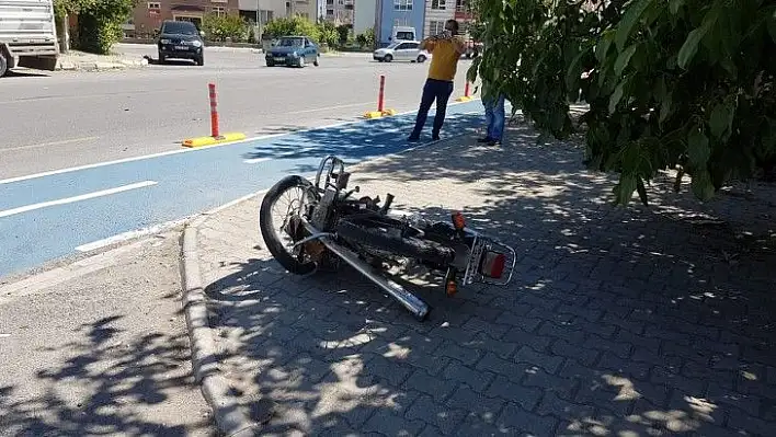 Kamyon ile motosiklet çarpıştı!