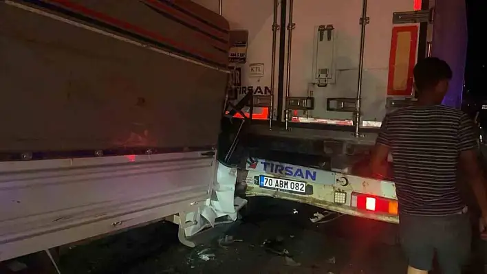 Kamyonet tıra çarptı: 1 ölü