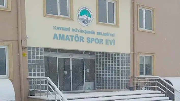 Kar yağışı amatör maçları vurdu
