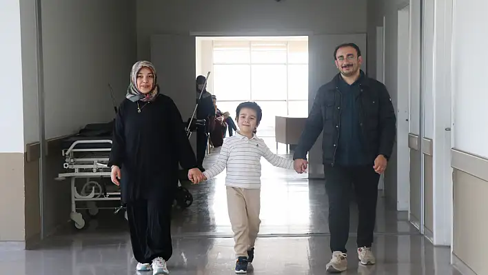 Karın ağrısı şikayeti ile başlamıştı! Kırşehir'den Kayseri'ye gelen 6 yaşındaki çocuk lösemiyi yendi