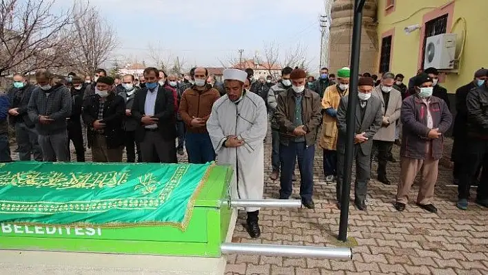 Karpuzsekisi mahalle muhtarı Hamdi Tarla hayatını kaybetti