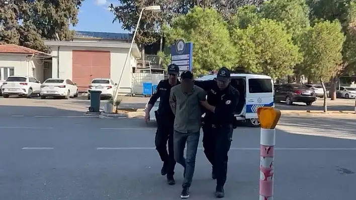 Karşılıksız çekle vurgun yapan firari yakalandı