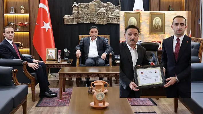 Kaymakamlar değişiyor: Akkışla uğurladı, Tomarza karşıladı!