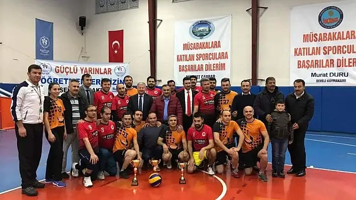 Kaymakamlık Kupası'nı Ayhan Yıldırım Anadolu Lisesi kazandı