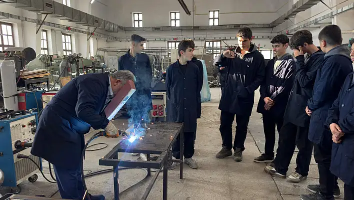 Kaynak yapan bu kişiyi siz tanıdınız mı?