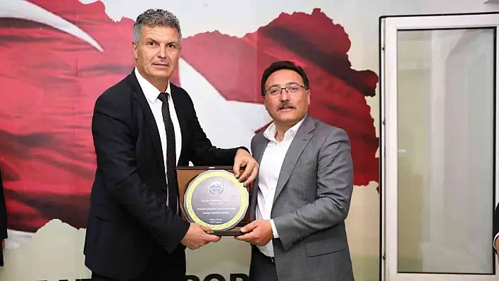 Şampiyonlara plaket