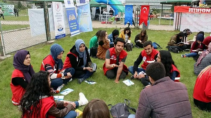 Kayseri AB Bilgi Merkezi'nden kitap okuma etkinliği
