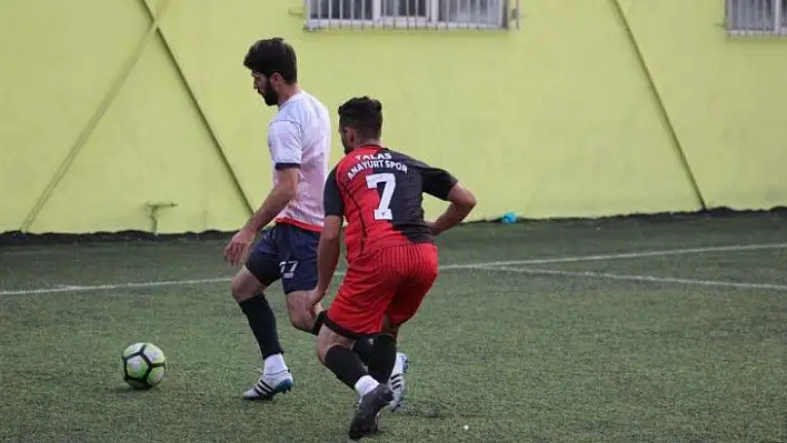 Kayseri amatör futbolda kırmızı kart gerginliği